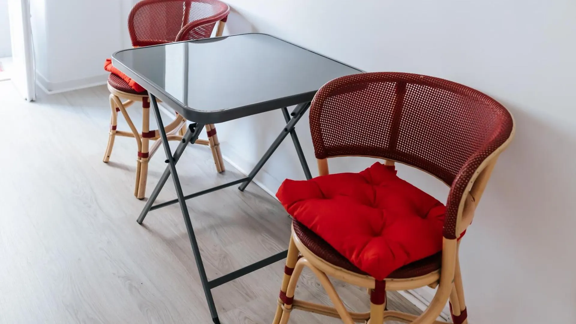 Homestay Aquilla Family Room 205 Lisbon Portugal